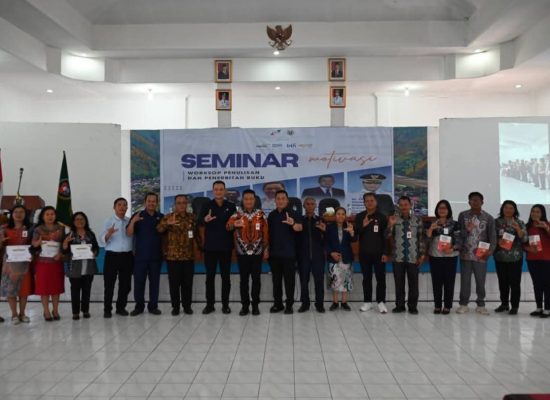 300 Guru Ikuti Seminar Literasi dan Workshop Penulisan Buku di Humbang Hasundutan