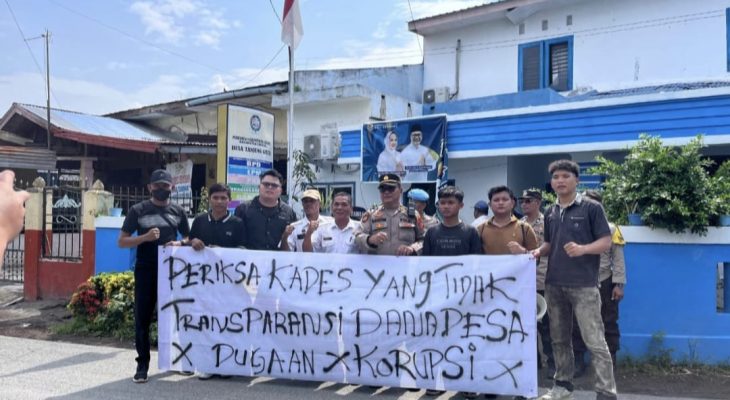 Mahasiswa AMPH Geruduk Kantor Desa Tanjung Gusta, Soroti Dugaan Penyelewengan Dana Desa