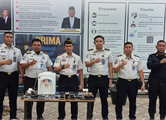 Rutan Kelas I Labuhan Deli Musnahkan Barang Sitaan Hasil Razia Warga Binaan