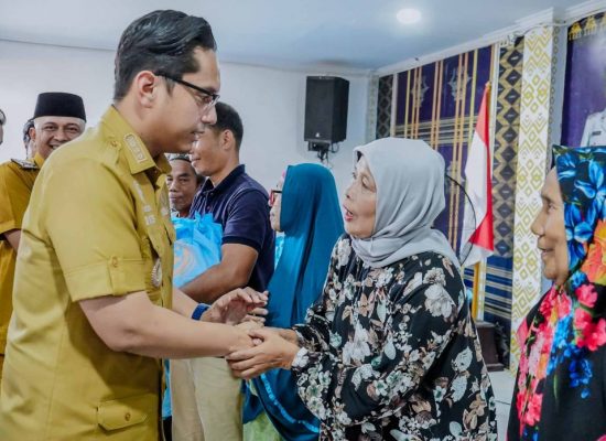 Wali Kota Medan Hadiri Pembagian 2.000 Paket Sembako, Tekankan Solidaritas Bangun Kota