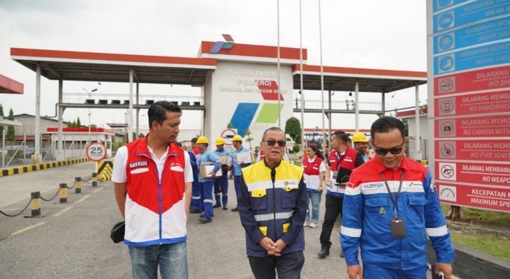 Stafsus ESDM Tinjau SPBU dan Fuel Terminal di Medan, Pastikan Kesiapan Energi Arus Balik Lebaran
