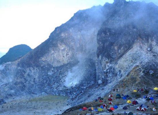 Video Pendaki Ribut di Gunung Sibayak Viral, Dinilai Tak Hormati Adat Karo