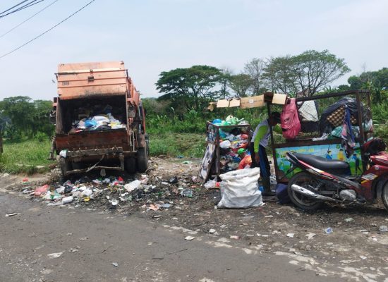 Atasi Sampah Menggunung di Titi Kuning, Camat Medan Johor Siapkan SOP Tegas dan Posko Pengawasan