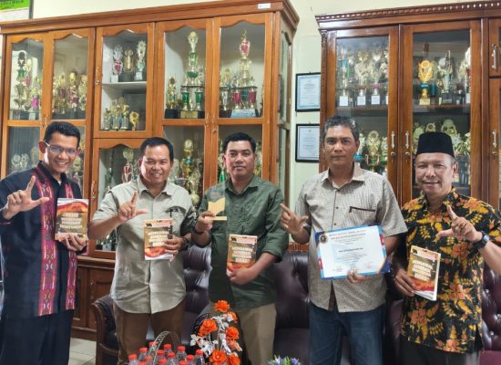 MAN 2 Padangsidimpuan Raih Penghargaan Sekolah Aktif Literasi Nasional 2025