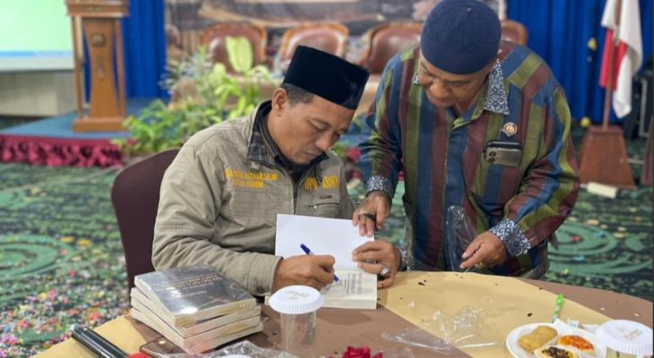 DPP AdNI Gelar Halal Bihalal dan Luncurkan Buku “Mengapa Hukum Dipermainkan?” di Medan