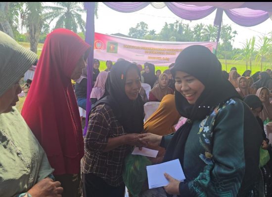 Sugiatik Serap Aspirasi Warga Tebing Tinggi, Salurkan Tali Asih untuk Kaum Dhuafa