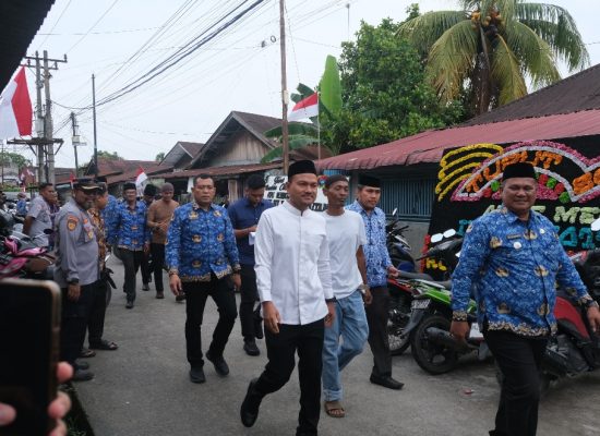 Wali Kota Tanjungbalai Melayat ke Rumah Duka Istri Mantan Wali Kota, Sampaikan Belasungkawa