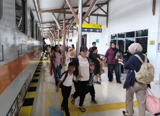 KAI Divre I Sumut Sediakan 23.352 Kursi Selama Libur Panjang Hari Buruh 2026
