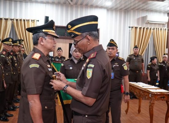 Kajati Sumut Muhibuddin Lantik Sejumlah Pejabat, Tekankan Integritas dan Keadilan dalam Penegakan Hukum