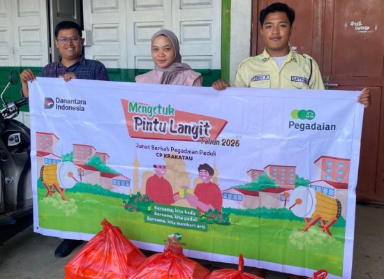 Pegadaian Cabang CP Krakatau Konsisten Gelar Sedekah Jumat, Salurkan Bantuan untuk Masyarakat Sekitar