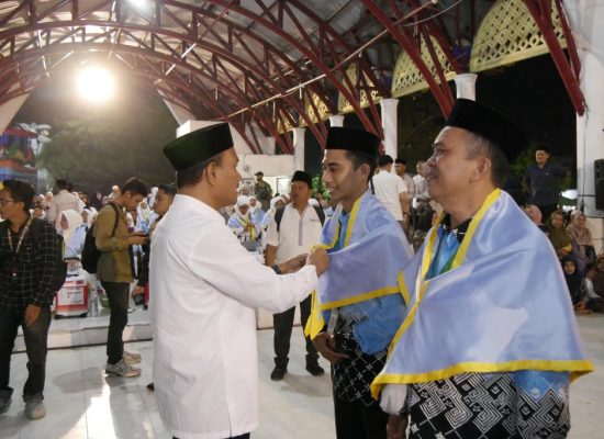 130 Calon Jemaah Haji Tanjungbalai Diberangkatkan, Wali Kota: Jaga Kesehatan dan Kekompakan