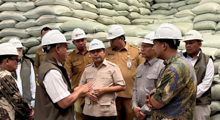 DPR RI Tinjau Gudang Bulog Medan, Pastikan Stok Beras dan Minyakita Aman