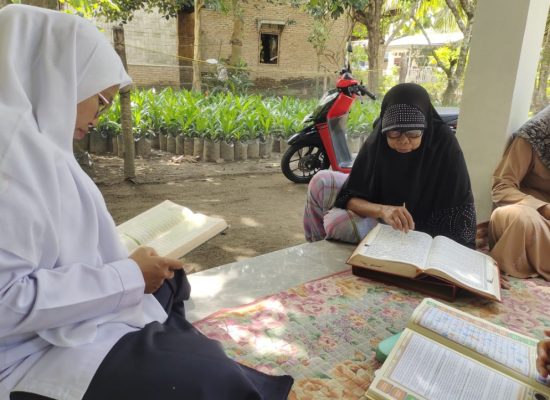 Penyuluh Agama Sipispis Gelar Tahsin Al-Qur’an untuk Lansia di Desa Marubun