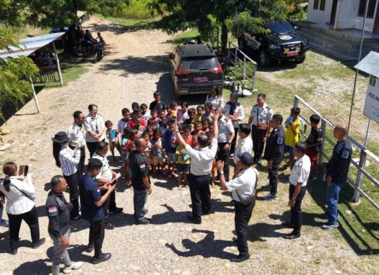 Dari Tapal Batas Indonesia untuk Generasi Bangsa, Imigrasi NTT Berbagi Semangat Pendidikan di Perbatasan