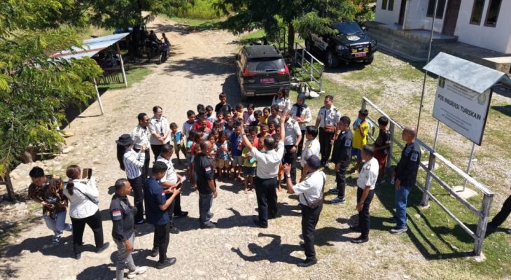 Dari Tapal Batas Indonesia untuk Generasi Bangsa, Imigrasi NTT Berbagi Semangat Pendidikan di Perbatasan