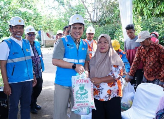 PLN UP3 Pematangsiantar Nyalakan Harapan Lewat Program Light Up The Dream, Rumah Ibu Atik Kini Terang Benderang