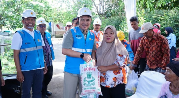 PLN UP3 Pematangsiantar Nyalakan Harapan Lewat Program Light Up The Dream, Rumah Ibu Atik Kini Terang Benderang