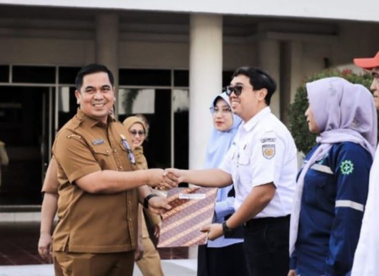 KAI Divre II Sumbar Raih Penghargaan Platinum Nasional Program Pencegahan HIV/AIDS di Tempat Kerja