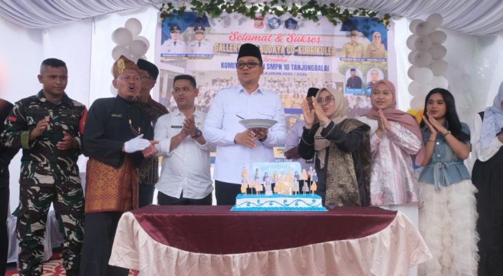 Plh Wali Kota Tanjungbalai Hadiri Gallery Seni Budaya dan Milad Ke-XXI SMP Negeri 10