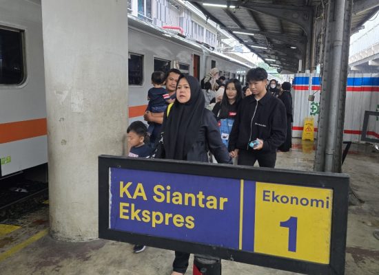 Penumpang KA Siantar Ekspres Melonjak saat Libur Panjang, Okupansi Tembus 127 Persen