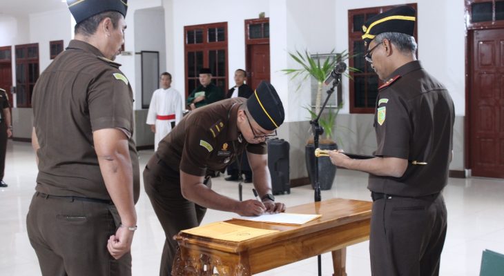 Kajati Sumut Lantik 39 PNS Kejaksaan, Tekankan Integritas dan Tri Krama Adhyaksa