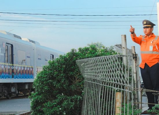 KAI Sumut Ingatkan Seluruh Kendaraan Wajib Dahulukan Kereta Api di Perlintasan Sebidang