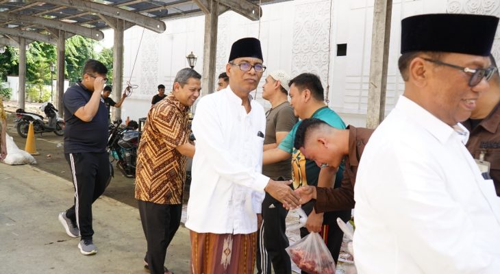 Kejati Sumut Sembelih 13 Ekor Sapi dan 2 Kambing Kurban, Kajati: Wujud Nyata Ketakwaan dan Kepedulian Sosial