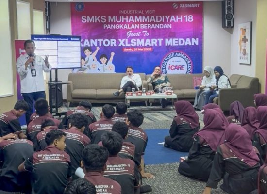 XLSMART Dorong Pengembangan Talenta Muda Lewat Industrial Visit Siswa SMKS Muhammadiyah 18 Pangkalan Berandan