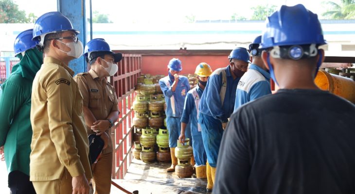 Plh Wali Kota Tanjungbalai Sidak SPBE dan Pangkalan LPG 3 Kg, Pastikan Distribusi Tidak Bermasalah