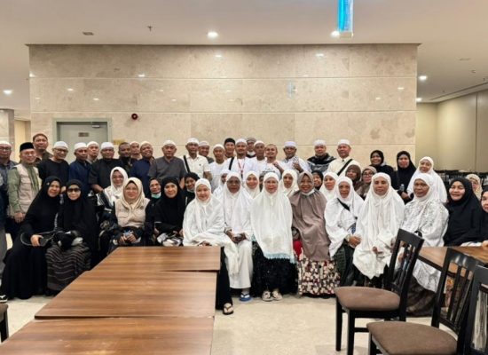 Wali Kota Tanjungbalai Temui Jamaah Haji di Makkah, Pastikan Kondisi Jamaah Sehat dan Evaluasi Pelayanan Haji