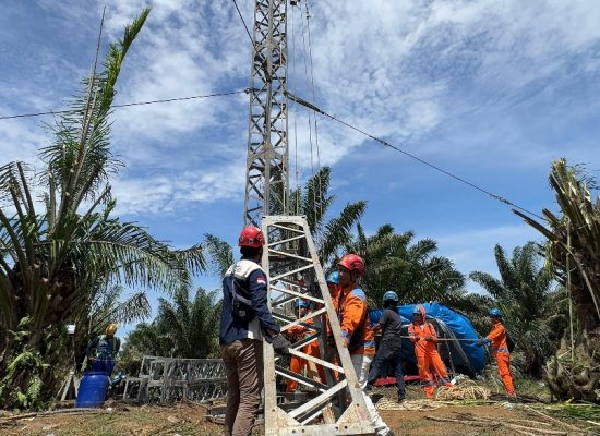 TNI AU Kerahkan Hercules dan A-400M Bantu PLN Percepat Pemulihan Listrik di Sumut