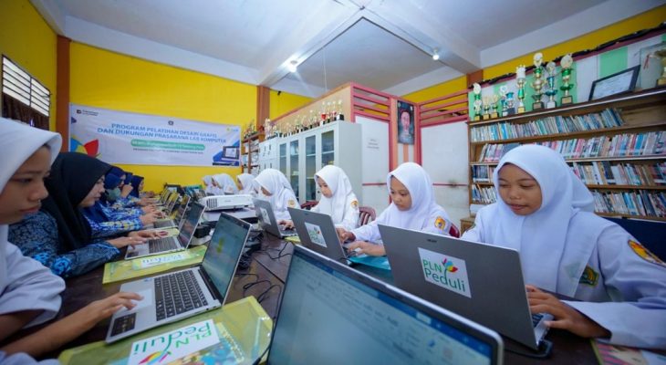 PLN UID Sumatera Utara Perkuat Literasi Digital Siswa Melalui Pelatihan Desain Grafis dan Laboratorium Komputer di Langkat