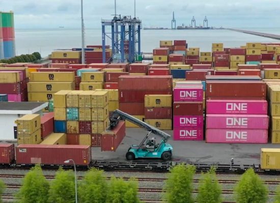 Angkutan Barang di Stasiun Kuala Tanjung Melonjak 56 Persen, KAI Perkuat Peran sebagai Integrator Logistik Multimoda