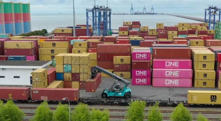 Angkutan Barang di Stasiun Kuala Tanjung Melonjak 56 Persen, KAI Perkuat Peran sebagai Integrator Logistik Multimoda