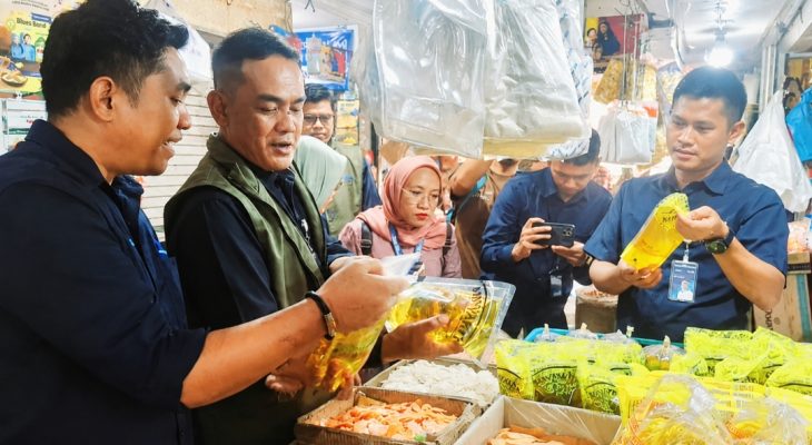 Bulog Sumut Sidak Pasar Sukaramai, Pastikan Minyakita dan Beras SPHP Tersedia dengan Harga Stabil