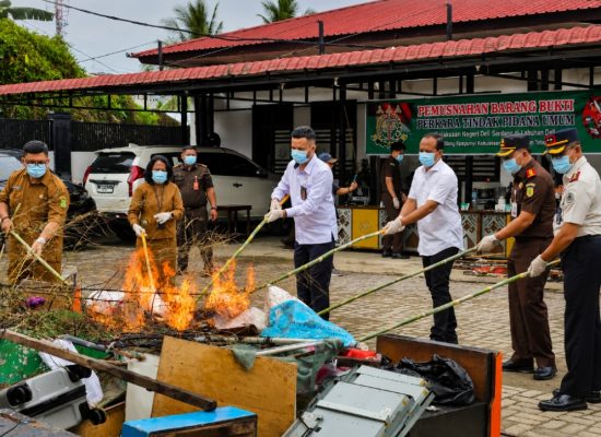 Rutan Labuhan Deli Hadiri Pemusnahan Barang Bukti Perkara Pidana Umum, Perkuat Sinergi Penegakan Hukum