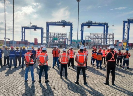 PMT Perkuat Budaya Keselamatan Kerja Lewat Safety Stand Down di Terminal Kuala Tanjung