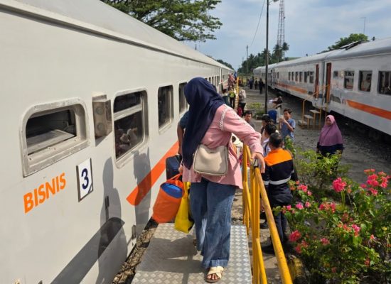 Rekor! Lebih dari 10 Ribu Penumpang Padati Kereta Api Sumut Saat Libur Sekolah, Okupansi Tembus 112 Persen