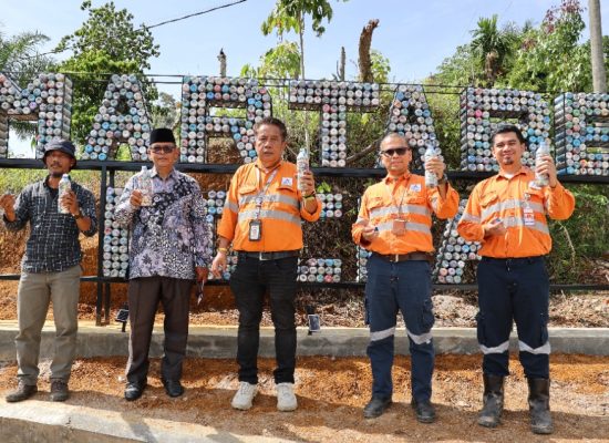 Libatkan Masyarakat Kelola Sampah Plastik, PT Agincourt Resources Bangun Taman Ecobrick di Batang Toru
