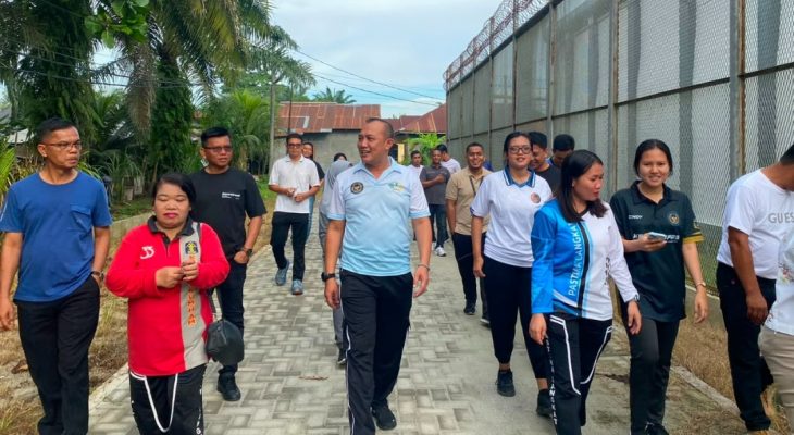 Gelar Jumat Sehat, Plt Kalapas Narkotika Langkat Pimpin Jalan Santai dan Kontrol Area Brandgang