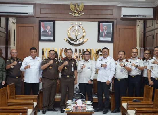 Kepala Kantor Wilayah Imigrasi Sumut Kunjungi Kejati Sumut, Perkuat Sinergi Penegakan Hukum dan Pengawasan Orang Asing
