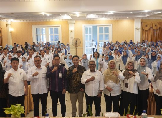 OJK dan BKKBN Perkuat Literasi Keuangan Keluarga di Kampung Keluarga Berkualitas