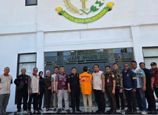 OJK Limpahkan Tersangka dan Barang Bukti Kasus PT BPR SAWA ke Kejari Sidoarjo, Tegaskan Komitmen Berantas Kejahatan Perbankan