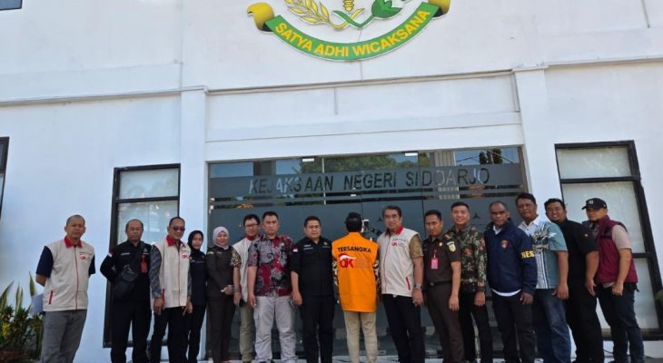 OJK Limpahkan Tersangka dan Barang Bukti Kasus PT BPR SAWA ke Kejari Sidoarjo, Tegaskan Komitmen Berantas Kejahatan Perbankan