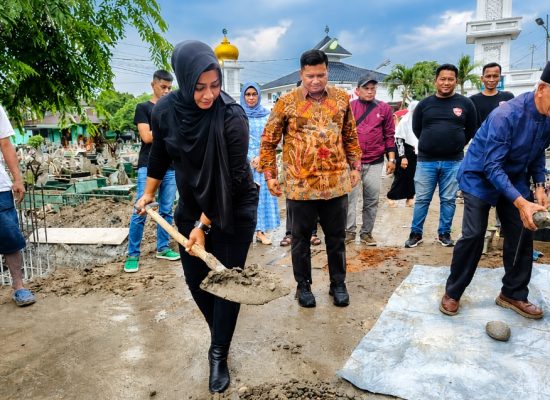 Peletakan Batu Pertama Gapura Masjid Jamik, Lailatul Badri: Masjid Harus Jadi Pusat Pembinaan Umat