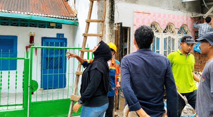 Anggota DPRD Medan Lailatul Badri Tinjau Pergantian 10 Titik Tiang di Jalan Ampera, Respons Cepat Keluhan Warga