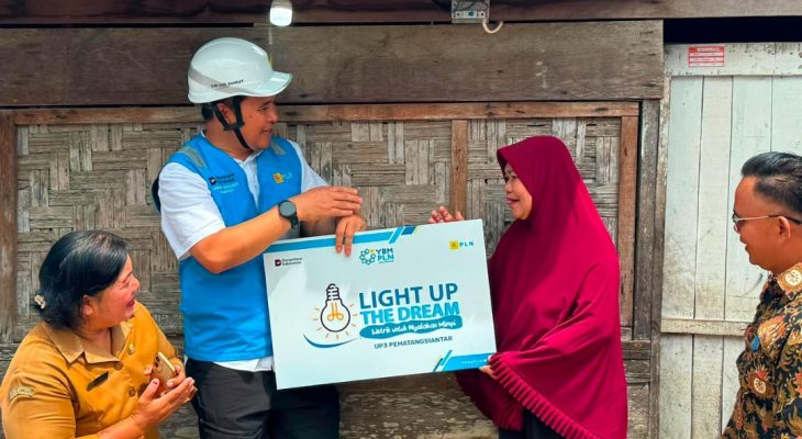 Donasi Insan PLN Hadirkan Listrik Gratis bagi 13 Keluarga di Simalungun