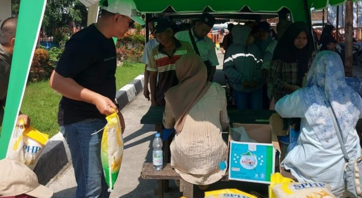 Bulog Sumut Kembali Gelar Penjualan Beras SPHP di Depan Gudang, Permudah Masyarakat Dapatkan Beras Murah