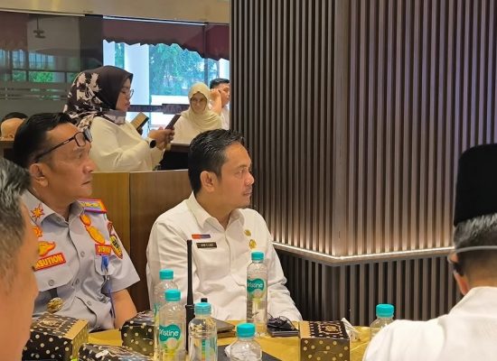 John Ester Lase Beri Penghormatan kepada Sekda Medan Wirya Alrahman yang Purna Tugas
