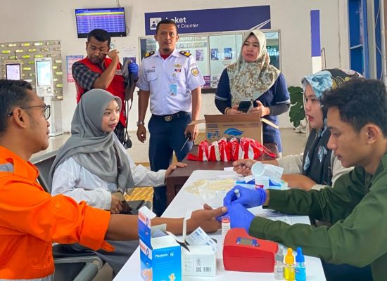 Sambut HUT ke-81 RI, KAI Sumut dan PMI Tebing Tinggi Gelar Donor Darah